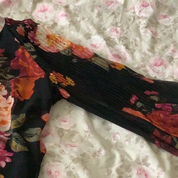 Worthington Sheer Black Polyester Floral Button Blouse with Long Pleated Sleeves - Picture 8 of 11